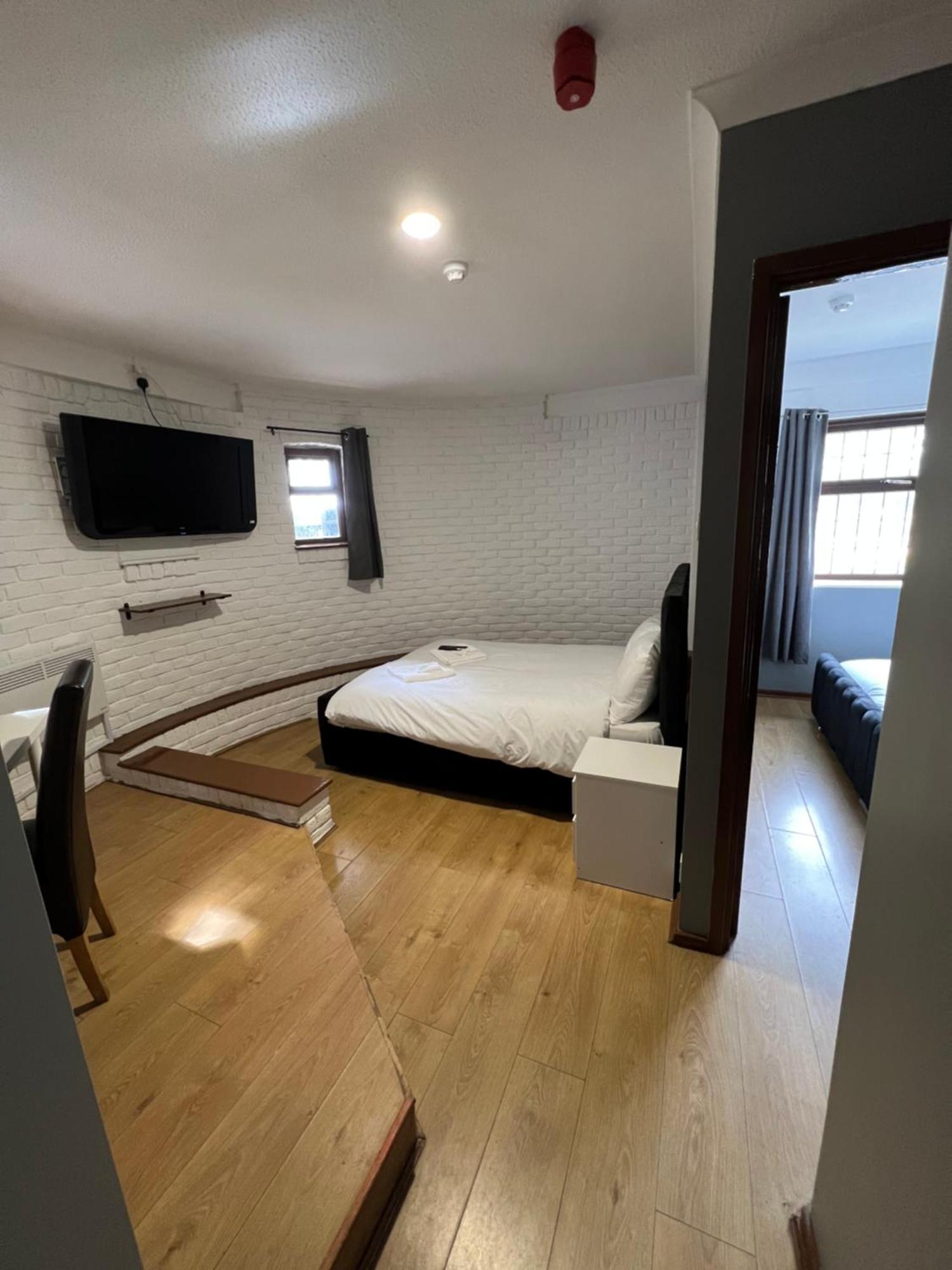 Oyo Stay Inn Express, Cambridge Papworth Everard Eksteriør billede
