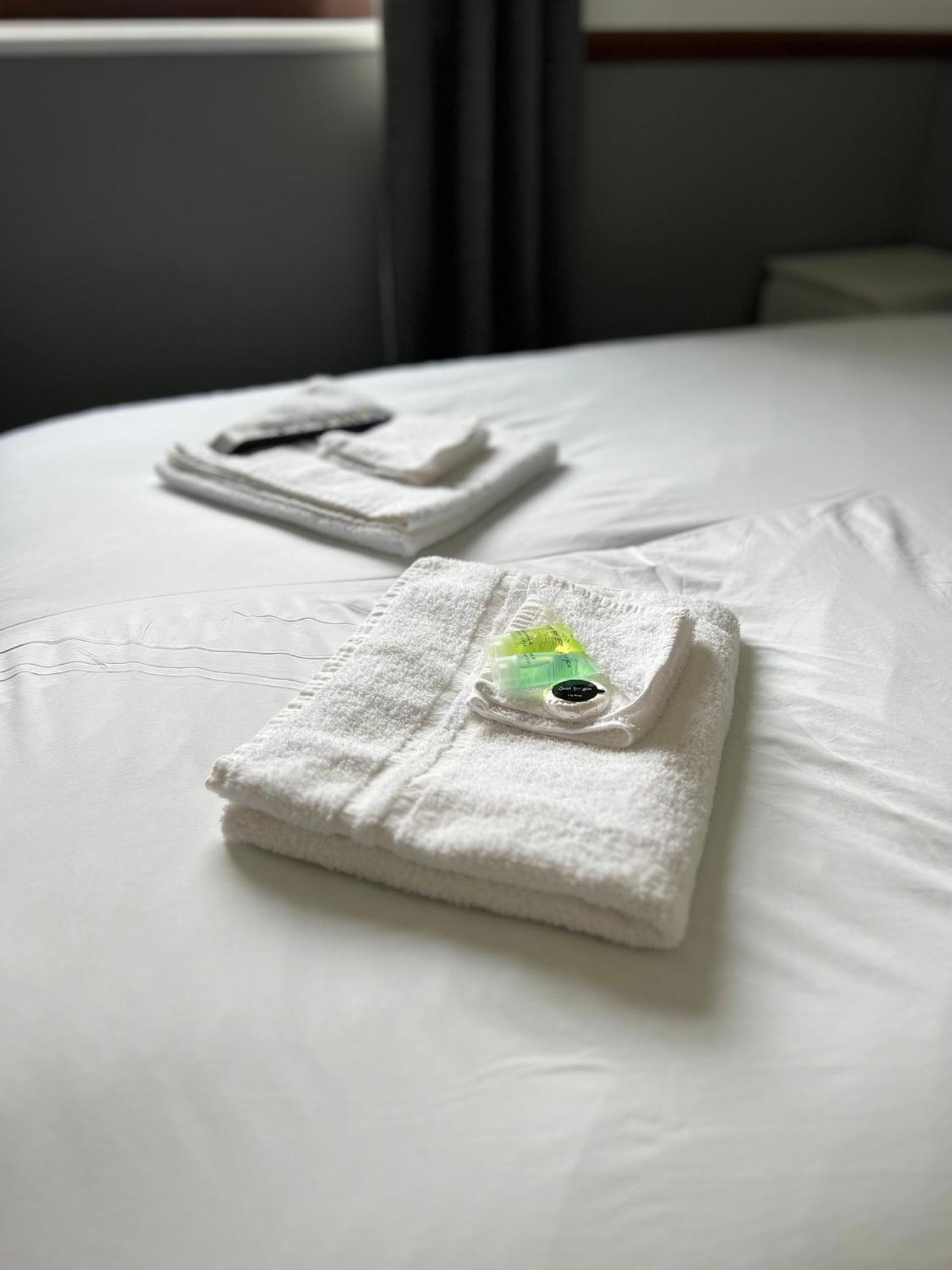 Oyo Stay Inn Express, Cambridge Papworth Everard Eksteriør billede