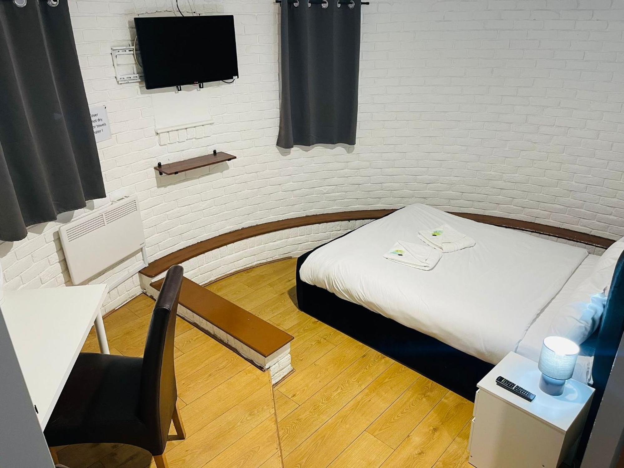 Oyo Stay Inn Express, Cambridge Papworth Everard Eksteriør billede